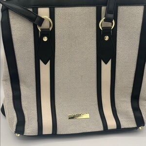 Laundry By Shelli Segal Black and Cream Tote in Amazing, Very Clean Condition
